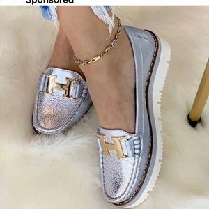 Size 8 SILVER SUPER COMFY STYLISH LOAFER.BRAND NEW